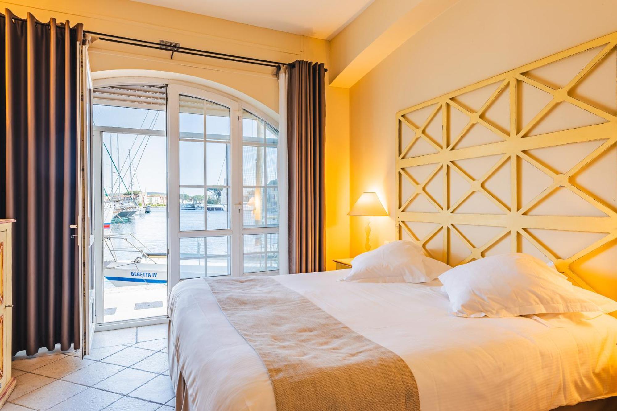 Le Suffren Hotel Grimaud Exteriör bild