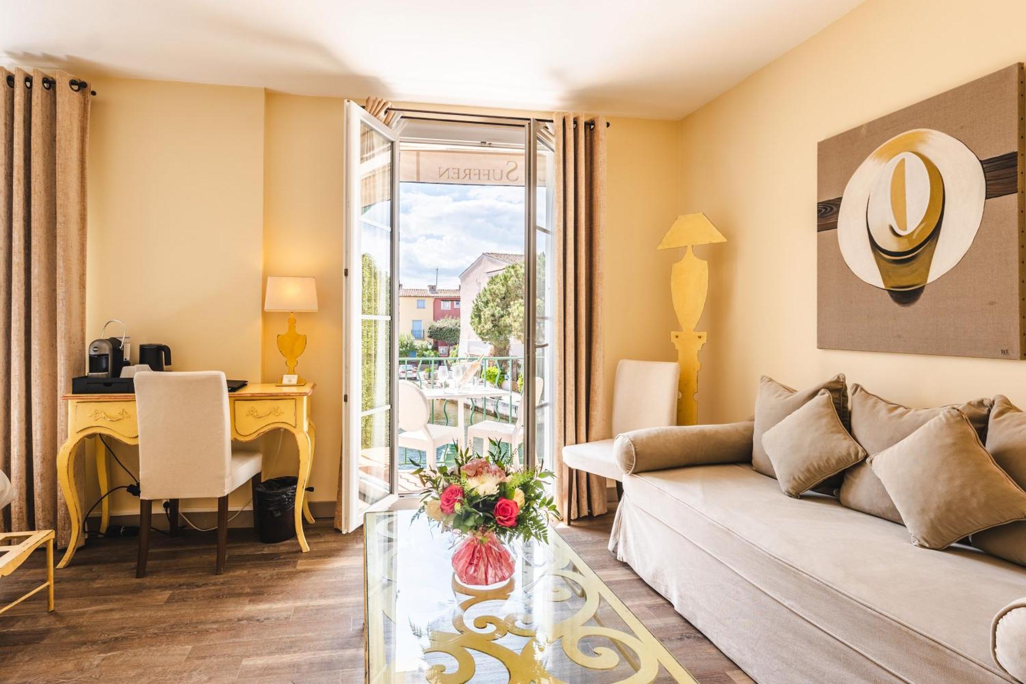 Le Suffren Hotel Grimaud Exteriör bild