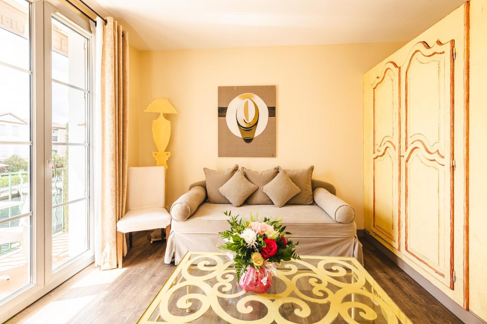 Le Suffren Hotel Grimaud Exteriör bild