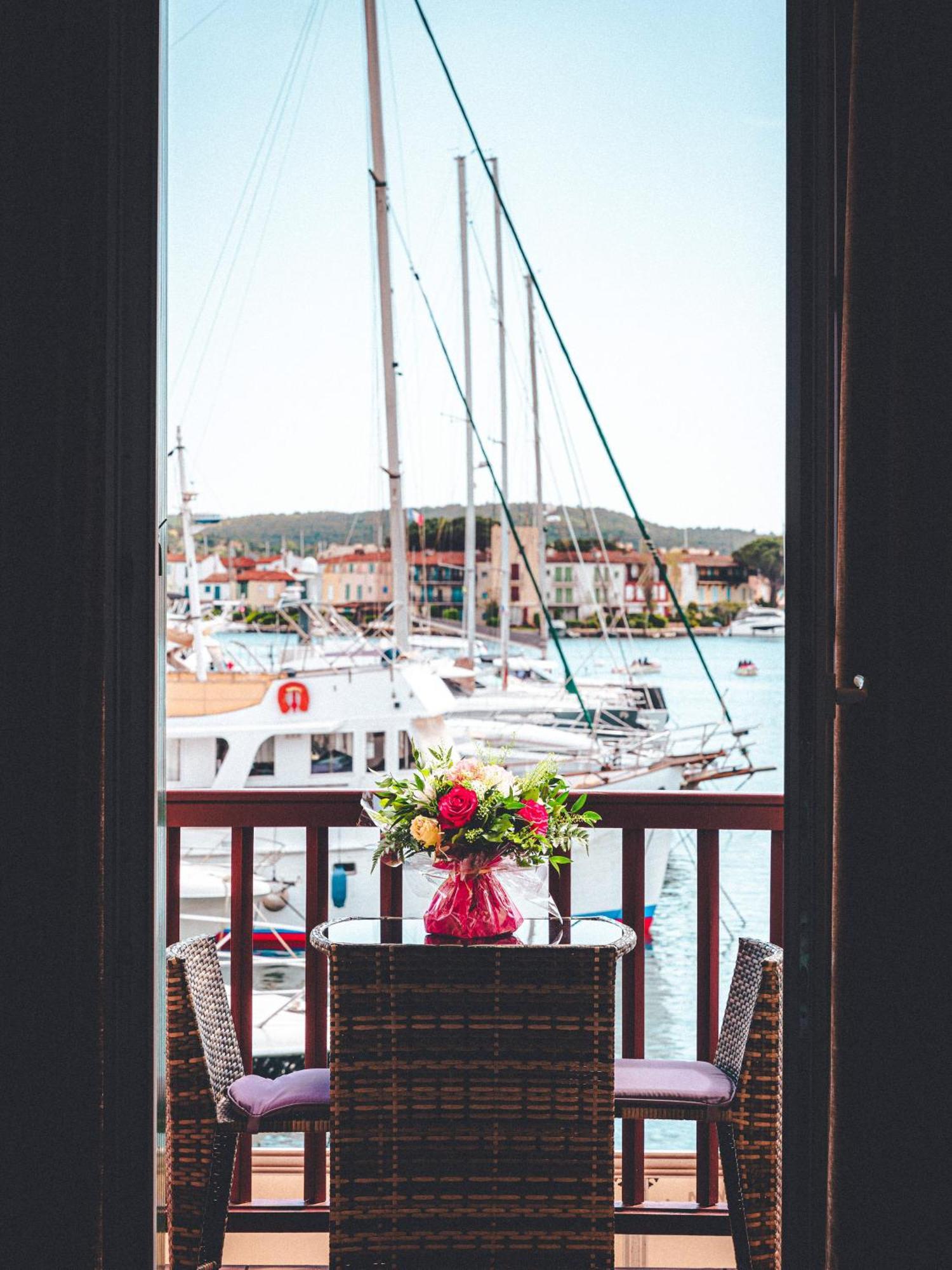 Le Suffren Hotel Grimaud Exteriör bild