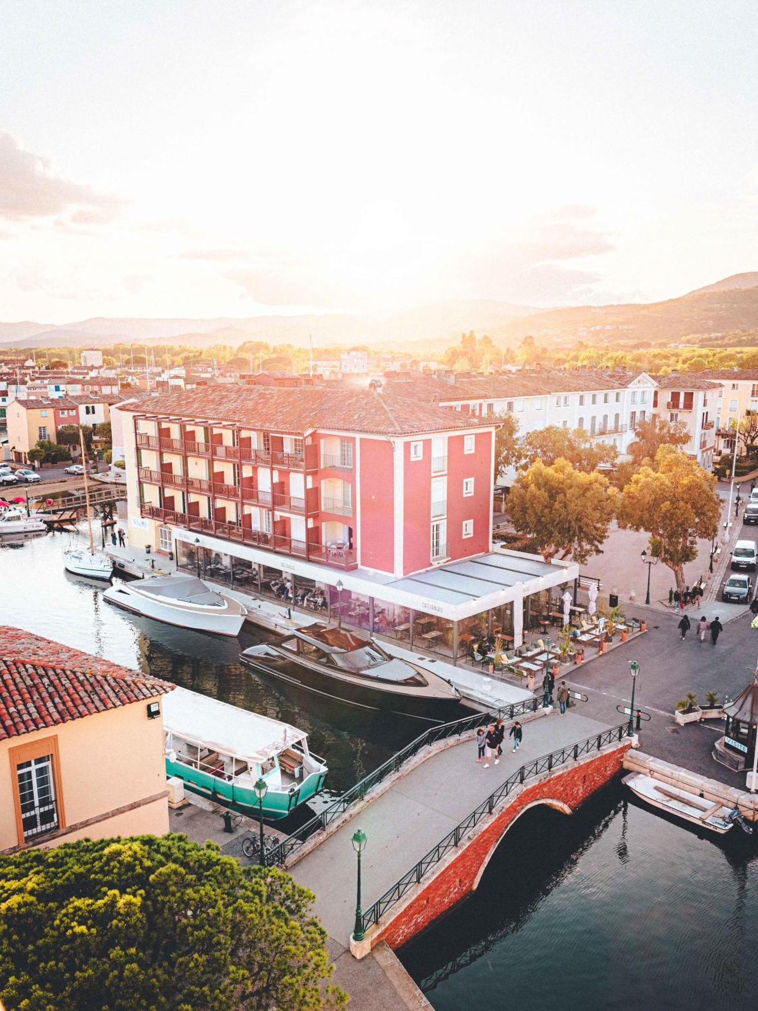 Le Suffren Hotel Grimaud Exteriör bild