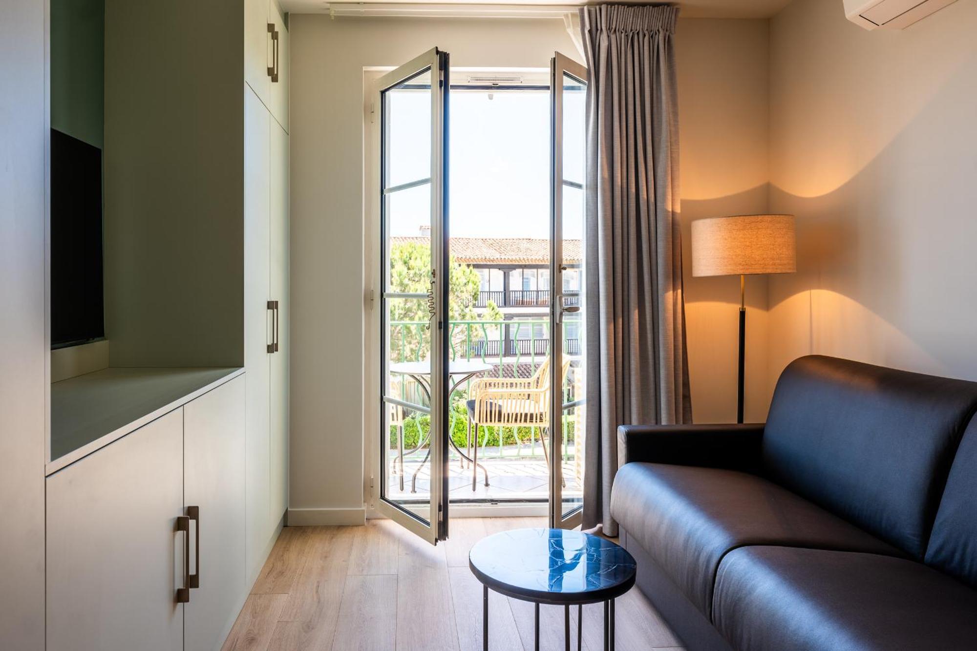 Le Suffren Hotel Grimaud Exteriör bild